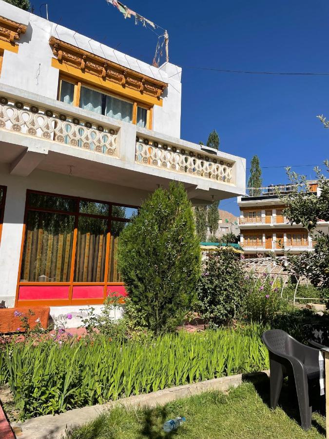 Hinjuma Guest House 레 외부 사진